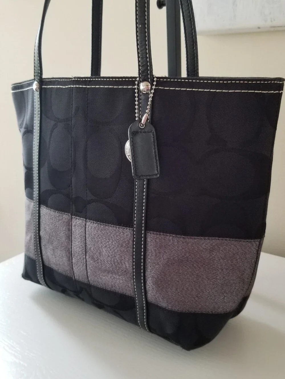 Coach bag has